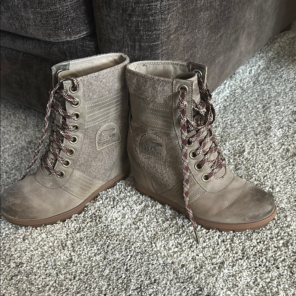 Sorel Brown Lace Up Boots with Vintage Appeal